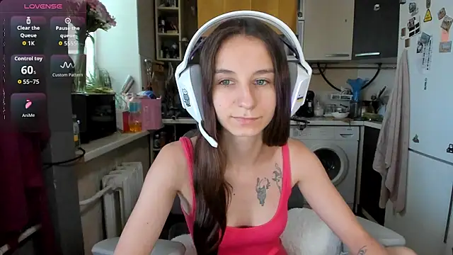 Snapshot of _Nika_Kik chatting on June 24, 1:43 pm Nika Kik online show from June 24, 1:43 pm
