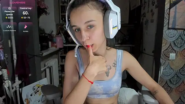 Snapshot of _Nika_Kik chatting on June 26, 10:03 pm Nika Kik online show from June 26, 10:03 pm