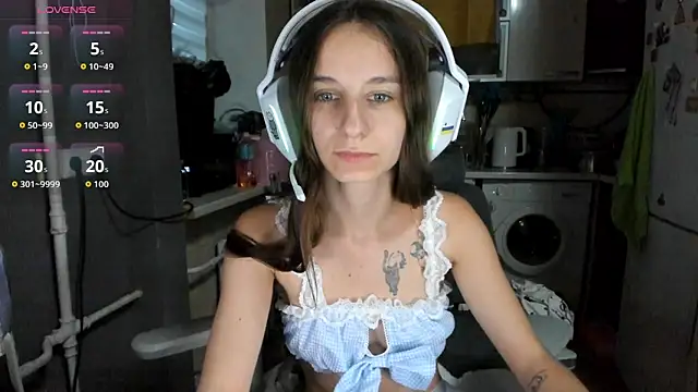 Snapshot of _Nika_Kik chatting on July 9, 4:22 pm Nika Kik online show from July 9, 4:22 pm