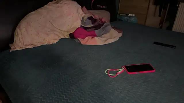 Snapshot of BonnieAndClyd chatting on January 5, 7:17 pm BonnieAndClyd online show from January 5, 7:17 pm