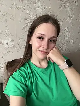 DakotaGercy online show from April 2, 8:12 am