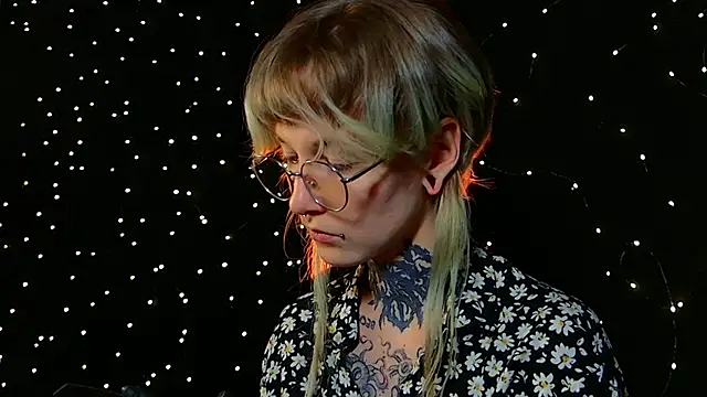 Littlespacemouse online show from December 22, 5:01 am