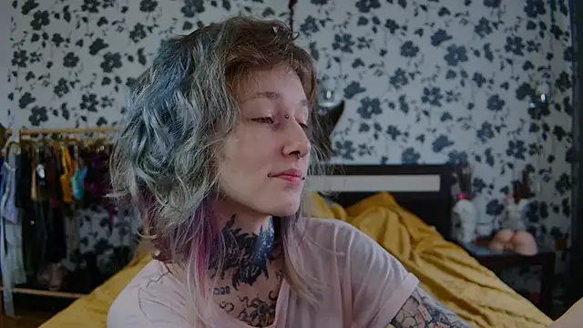 Littlespacemouse online show from October 10, 6:12 am