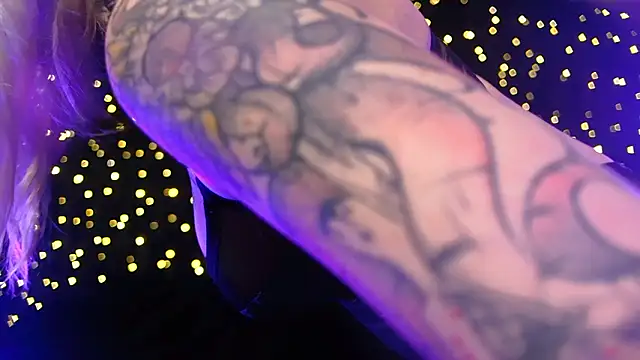 Snapshot of Littlespacemouse chatting on February 11, 2:44 pm Littlespacemouse online show from February 11, 2:44 pm