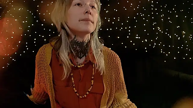 Snapshot of Littlespacemouse chatting on February 22, 11:42 am Littlespacemouse online show from February 22, 11:42 am