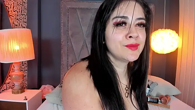 nahomi sweett online show from February 28, 5:48 pm