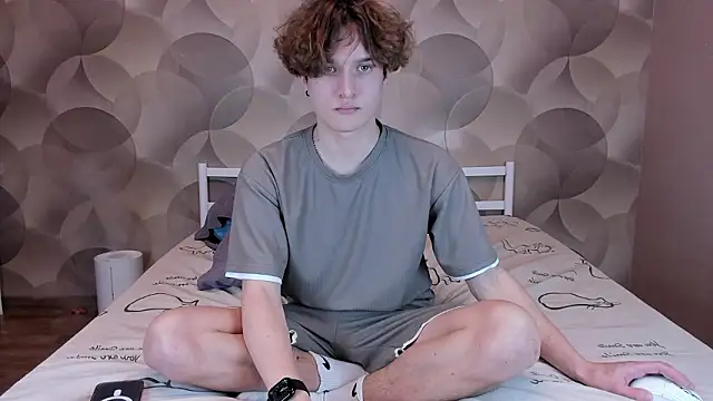 Ian Flor online show from March 13, 3:29 pm