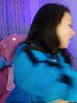 Kimiechanuwu online show from January 9, 7:15 pm