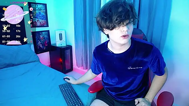 Snapshot of andyboy- chatting on March 23, 3:43 am andyboy- online show from March 23, 3:43 am
