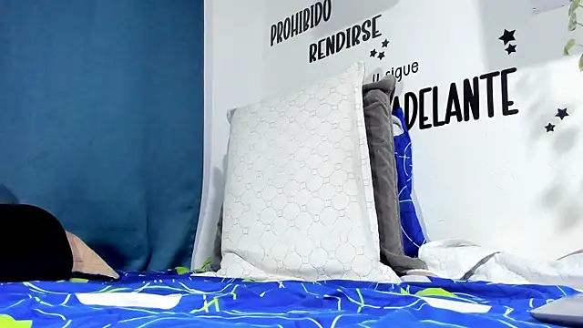 Aronxxs online show from November 15, 9:06 am