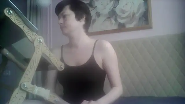 Snapshot of SunElizabeth chatting on May 13, 6:11 am SunElizabeth online show from May 13, 6:11 am
