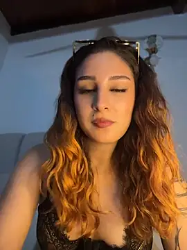 Snapshot of Mon_Cherry chatting on April 15, 1:12 am Mon Cherry online show from April 15, 1:12 am