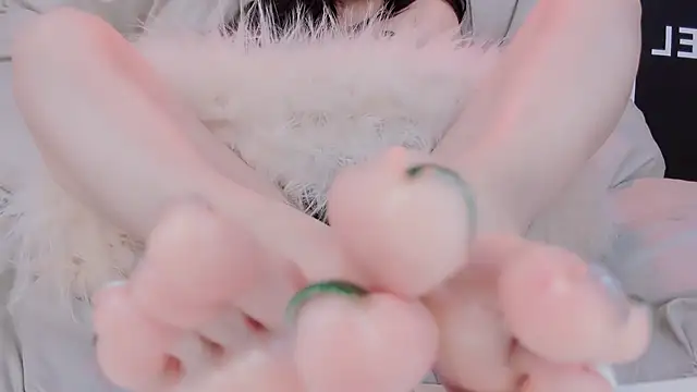 Snapshot of TTT8899 chatting on December 8, 7:26 am TTT8899 online show from December 8, 7:26 am