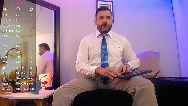 Snapshot of jonasbeards chatting on January 19, 2:43 pm jonasbeards online show from January 19, 2:43 pm