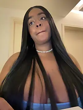 latinababyy online show from February 18, 4:08 am