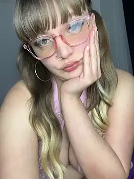 Snapshot of Lalalust69 chatting on December 27, 8:35 am Lalalust69 online show from December 27, 8:35 am