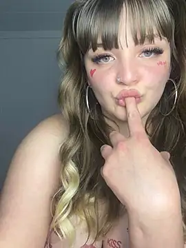 Snapshot of Lalalust69 chatting on February 14, 8:21 am Lalalust69 online show from February 14, 8:21 am