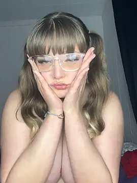 Snapshot of Lalalust69 chatting on February 16, 10:32 am Lalalust69 online show from February 16, 10:32 am