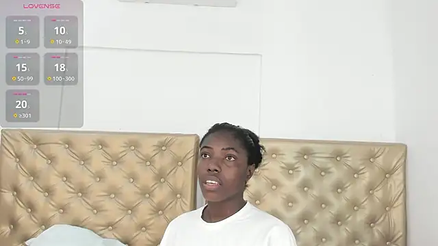 Snapshot of Alessiiaa_ chatting on February 10, 5:50 pm Alessiiaa online show from February 10, 5:50 pm