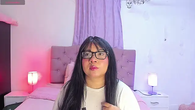 Latinabombsheell online show from October 7, 5:48 am