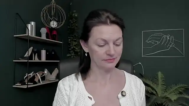 VivianWILD online show from December 18, 6:52 am