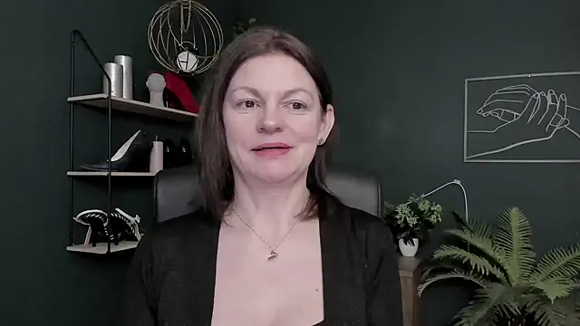 VivianWILD online show from February 12, 7:03 am