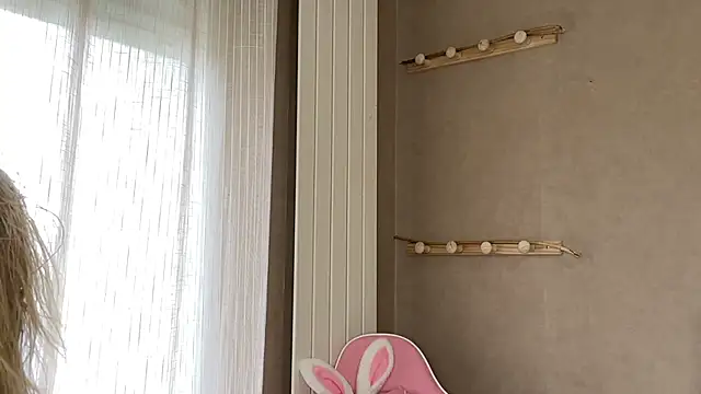 lucie mehott online show from November 15, 10:12 am