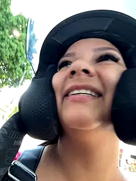 loreth J online show from September 9, 1:10 pm