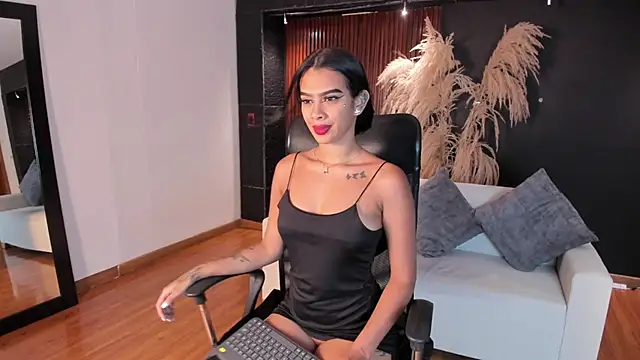 Snapshot of saracorraless chatting on February 3, 7:00 pm saracorraless online show from February 3, 7:00 pm