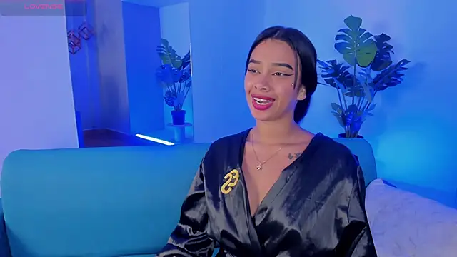 Snapshot of saracorraless chatting on February 25, 1:20 am saracorraless online show from February 25, 1:20 am