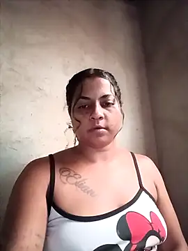 Snapshot of Giselabrunette25 chatting on October 17, 10:45 pm Giselabrunette25 online show from October 17, 10:45 pm