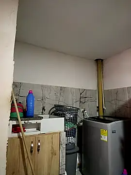 Snapshot of Giselabrunette25 chatting on October 19, 5:46 pm Giselabrunette25 online show from October 19, 5:46 pm