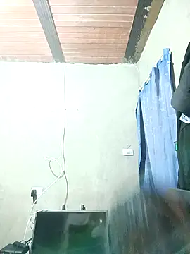 Snapshot of Giselabrunette25 chatting on October 23, 5:40 am Giselabrunette25 online show from October 23, 5:40 am