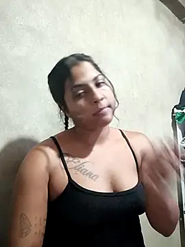 Snapshot of Giselabrunette25 chatting on November 26, 10:00 pm Giselabrunette25 online show from November 26, 10:00 pm