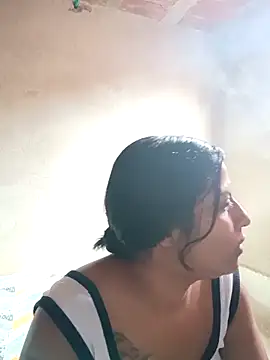 Snapshot of Giselabrunette25 chatting on November 30, 3:49 pm Giselabrunette25 online show from November 30, 3:49 pm