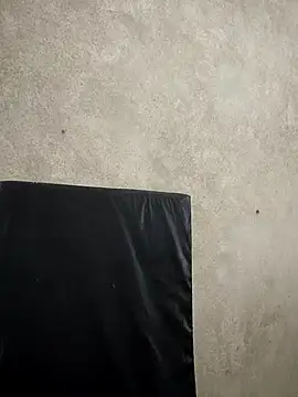 Snapshot of Giselabrunette25 chatting on December 3, 10:02 am Giselabrunette25 online show from December 3, 10:02 am