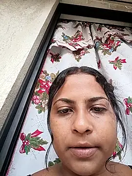 Snapshot of Giselabrunette25 chatting on December 16, 5:07 pm Giselabrunette25 online show from December 16, 5:07 pm