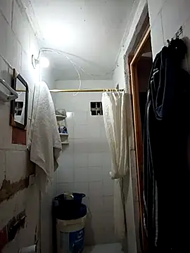 Snapshot of Giselabrunette25 chatting on December 17, 11:38 am Giselabrunette25 online show from December 17, 11:38 am