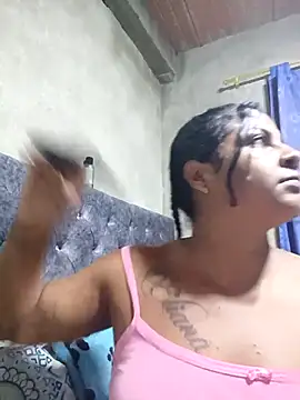 Snapshot of Giselabrunette25 chatting on January 8, 9:55 am Giselabrunette25 online show from January 8, 9:55 am