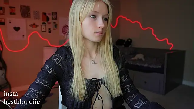 Snapshot of bestblonde chatting on January 25, 5:08 pm bestblonde online show from January 25, 5:08 pm