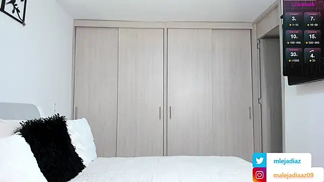 MalejaDiaz  online show from February 1, 3:28 pm