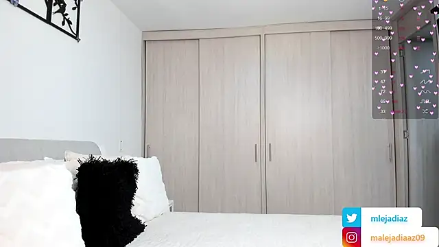 MalejaDiaz  online show from March 21, 3:24 pm