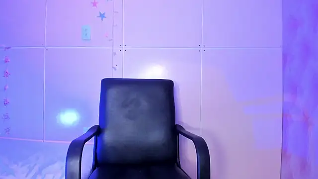 Hilary-banks online show from December 31, 11:42 am