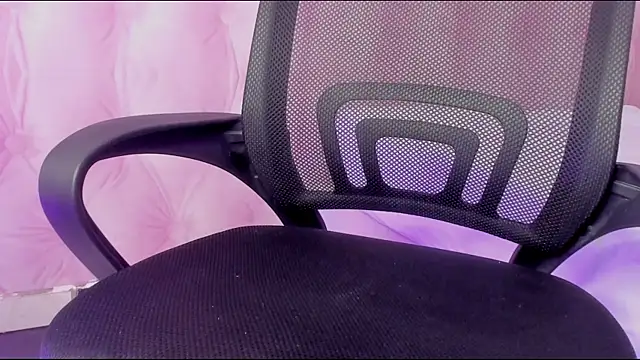 Hilary-banks online show from February 7, 6:03 am