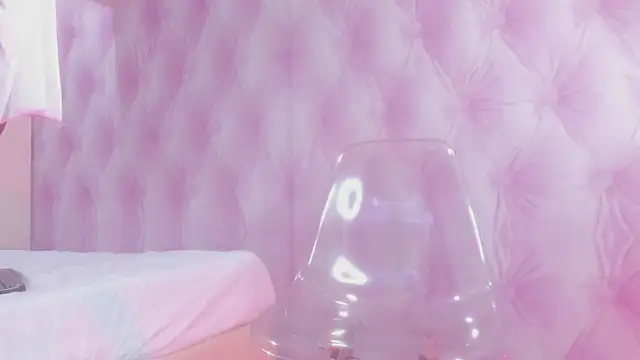 Hilary-banks online show from February 24, 5:22 am