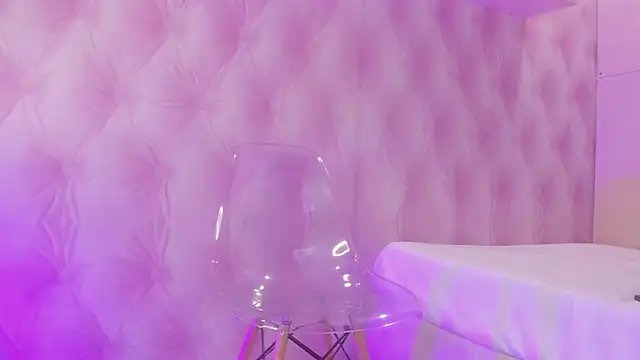 Hilary-banks online show from February 28, 4:43 am