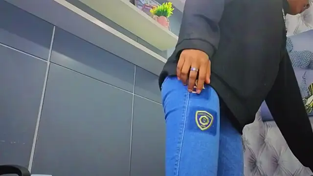 Hilary-banks online show from September 11, 4:34 am