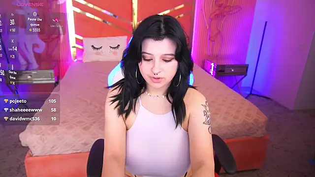 Miki Kivi online show from December 18, 11:08 pm