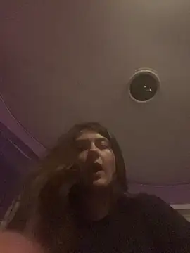 Snapshot of itzcheyduh chatting on October 24, 11:56 pm itzcheyduh online show from October 24, 11:56 pm