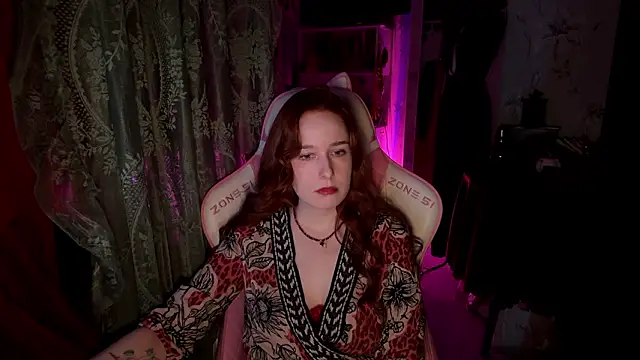 Snapshot of pearl_princess_ chatting on March 5, 11:01 pm pearl princess online show from March 5, 11:01 pm